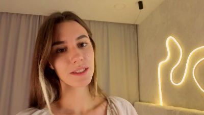 KarlyWixon webcam model stream image