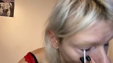 MollyChloe webcam model stream image