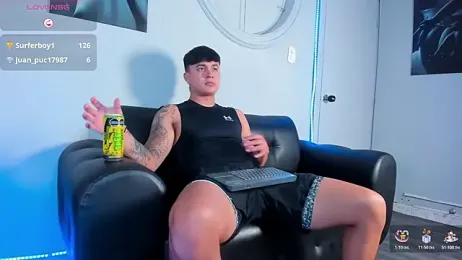 Cristopher_strong webcam model stream image