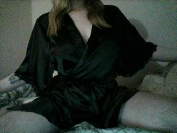 Plushly webcam bongacams model stream image