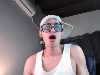 novawheeler webcam model stream image