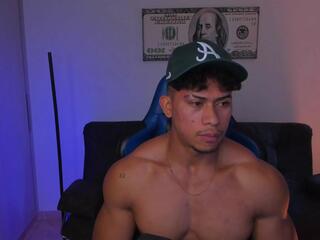 Mathew Evanz webcam flirt4free model stream image