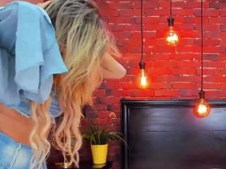 christynaross webcam model stream image
