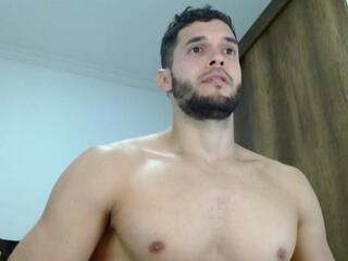 Tom Wills webcam model stream image