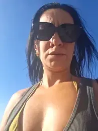 IrisBlacky webcam model stream image