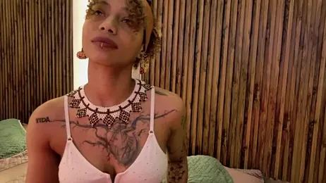 daiana_curly webcam model stream image