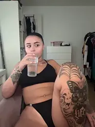 Missmilawild webcam model stream image