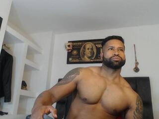 Tayler Summer webcam model stream image