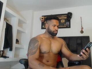 Tayler Summer webcam model stream image