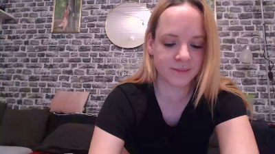 xHotmilf87x webcam model stream image