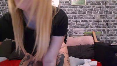 xHotmilf87x webcam model stream image