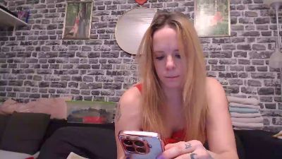 xHotmilf87x webcam model stream image