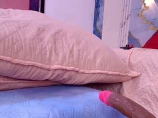 lor-queen webcam model stream image