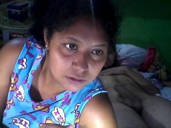 IsabelAndSnow webcam model stream image