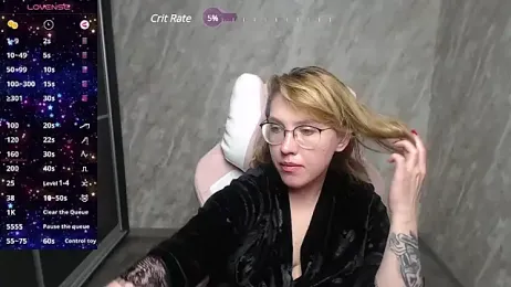 Reginasmilee webcam stripchat model stream image