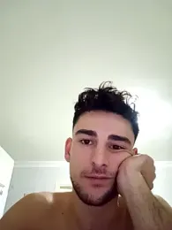 Yasinyasin7 webcam model stream image