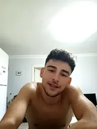 Yasinyasin7 webcam model stream image