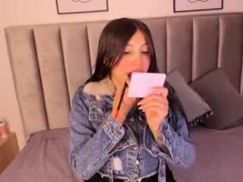 kyra_right webcam model stream image