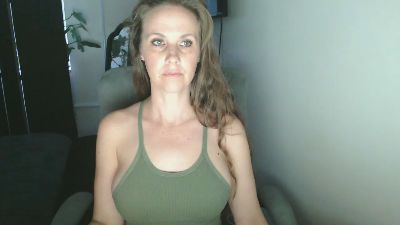 LoVe_On webcam model stream image