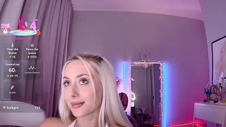 LoryWood webcam model stream image