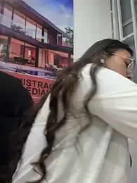 LIZ-06_ webcam model stream image