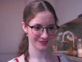 Bronwyn Knezevich webcam model stream image