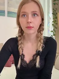 LunaRase webcam model stream image
