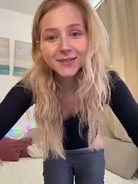LunaRase webcam model stream image