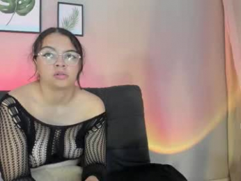 mialuxx webcam model stream image