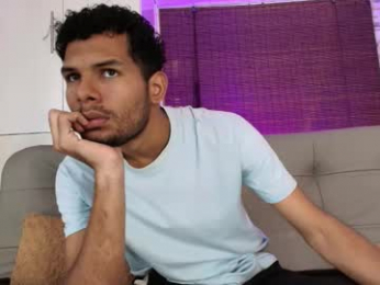 mialuxx webcam model stream image