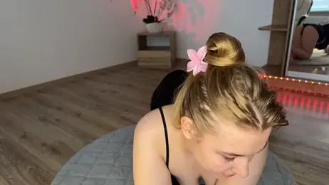 FreiaFlower webcam stripchat model stream image
