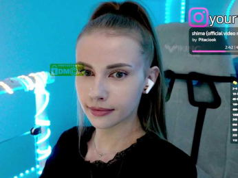 VikkiExtraCheese webcam model stream image