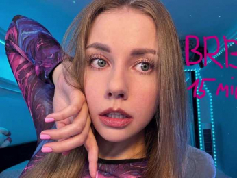 VikkiExtraCheese webcam model stream image