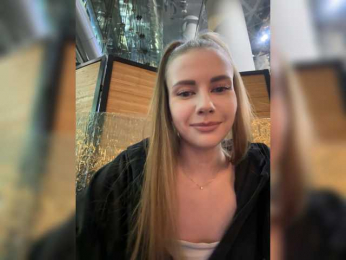 VikkiExtraCheese webcam model stream image