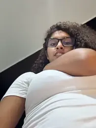 stormyy_ webcam model stream image