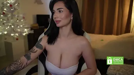 LindaWarners webcam model stream image