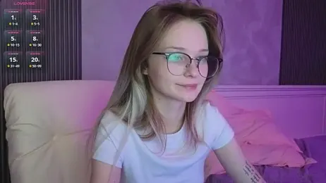 vialeta_baby webcam model stream image