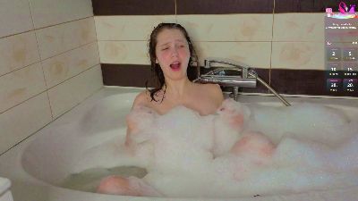 MonaCodling webcam model stream image