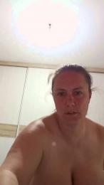 rubiapechugona2 webcam cam4 model stream image