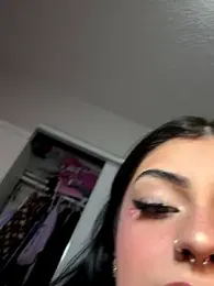 ThickerThanYoBitch webcam model stream image