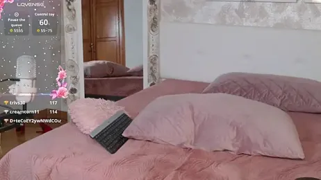 MilaTeenX webcam model stream image