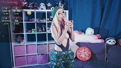 MadnessAlison webcam model stream image