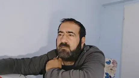 dark-look webcam model stream image