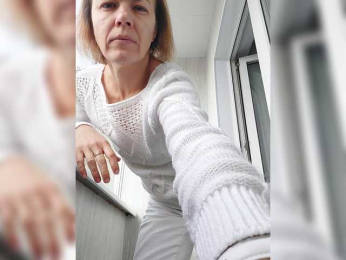 KissaHot webcam model stream image