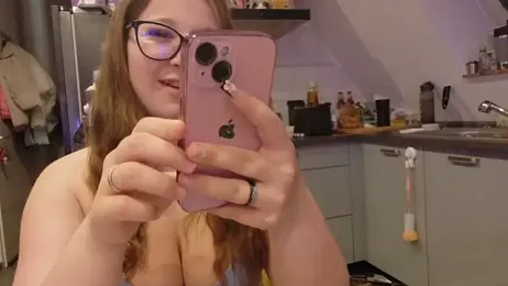 LittleChaosQueen webcam model stream image