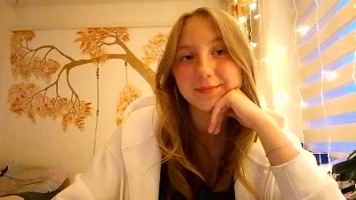 FLORA_FAUNAE webcam model stream image
