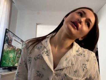 LauraMondella webcam model stream image