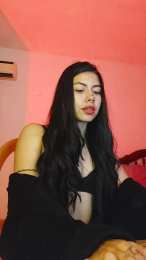 ShaniArgentina webcam model stream image