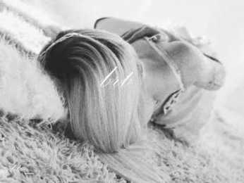 misschloe__ webcam model stream image