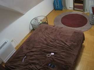 voyeurcam-julmodels-whitebed-4 webcam model stream image